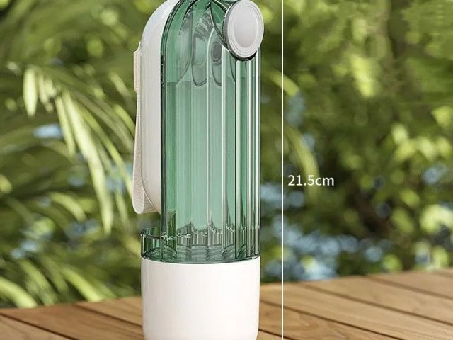 2-in-1-pet-water-cup-portable-dog-walking-feeder