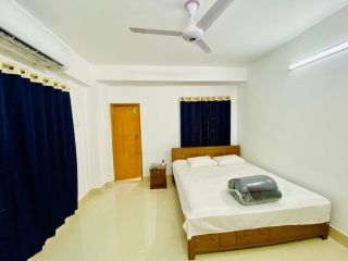 executive-furnished-serviced-apartment-for-rent-small-4