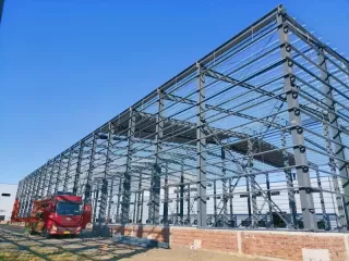 metal-building-in-uae-vs-traditional-cost-speed-comparison-small-0
