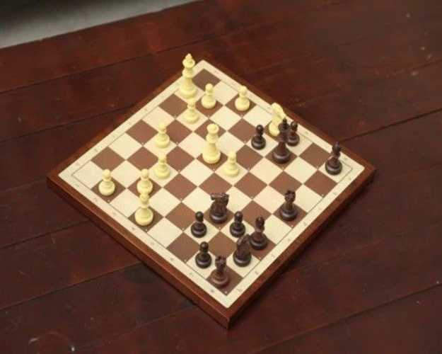 easy-chess-set-up-king-and-queen-explained