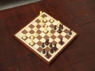 easy-chess-set-up-king-and-queen-explained-small-0