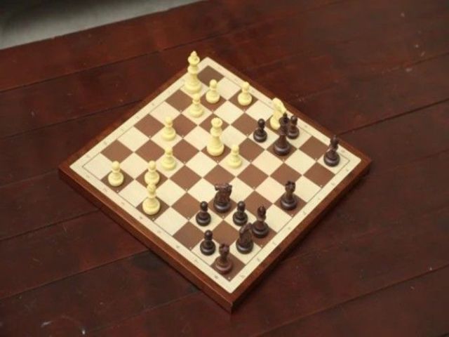 easy-chess-set-up-king-and-queen-explained