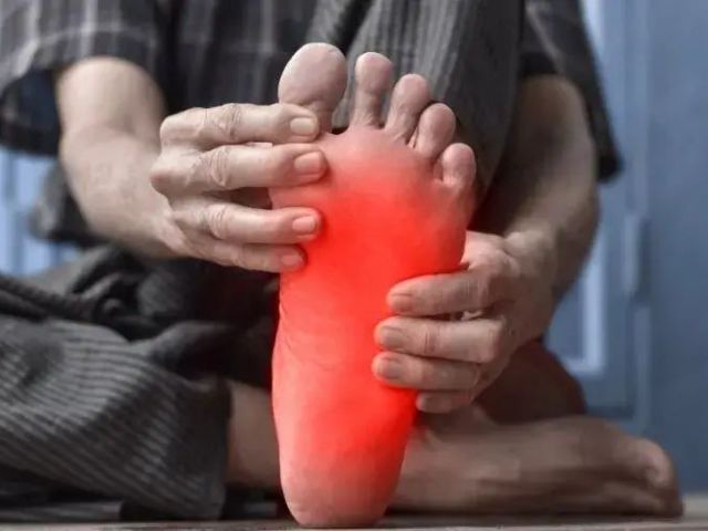 ionic-foot-detox-therapy-remove-toxins-boost-wellness