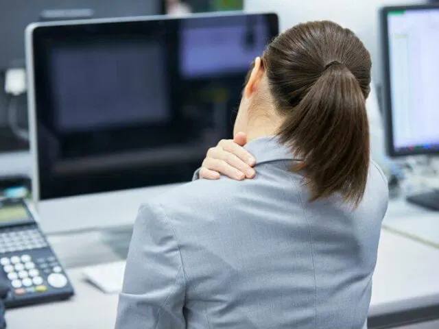 chiropractor-for-neck-pain-safety-risks-and-facts-explained
