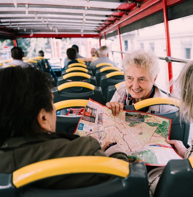 discover-hop-on-hop-off-bus-in-naples-big-1