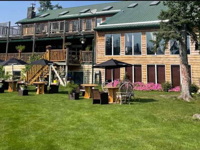 luxury-cottages-at-emma-lake-jewel-of-the-north