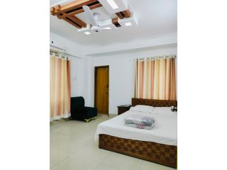 fully-furnished-2-bed-apartment-in-bashundhara-ra-small-1