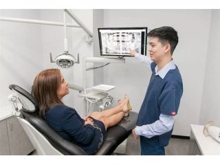 what-services-should-i-expect-from-a-dentist-cosmetic-near-me-small-0