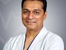 dr-jayant-arora-knee-surgeon-india