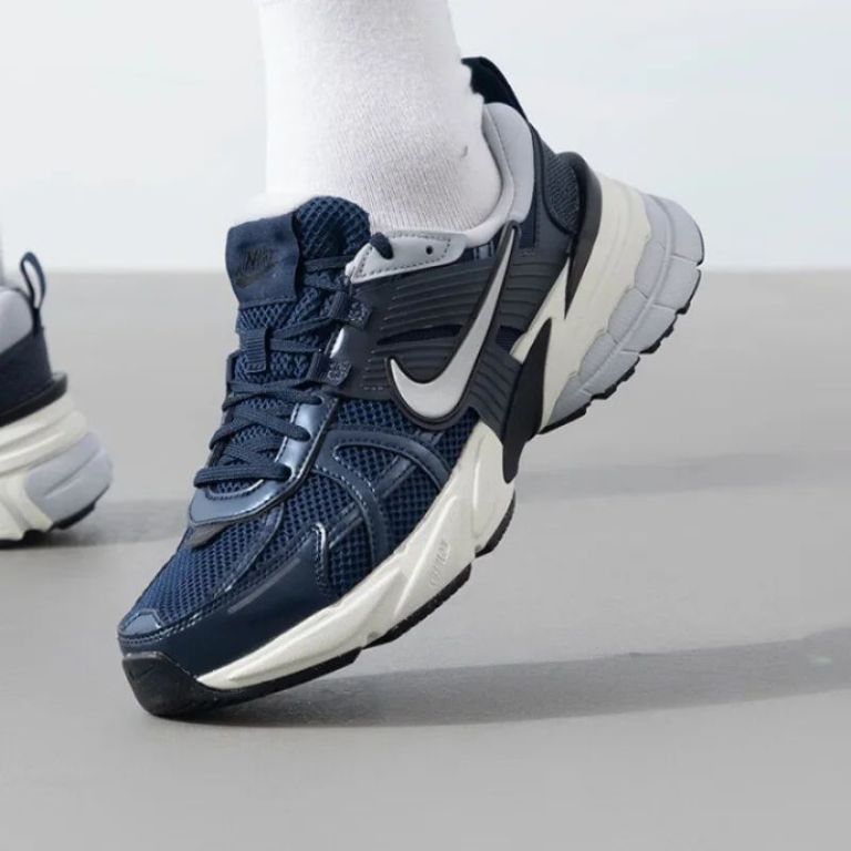 nike-low-top-lightweight-comfortable-shoes-big-3