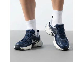 nike-low-top-lightweight-comfortable-shoes-small-2