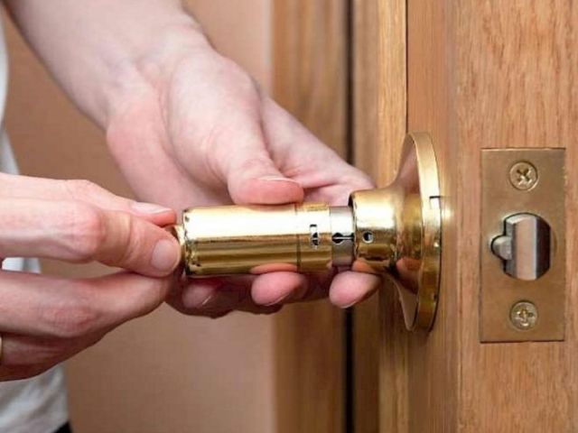 secure-your-home-with-professional-rekeying-solutions-frog-lock