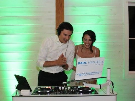 hosting-the-best-karaoke-for-corporate-events-in-the-city