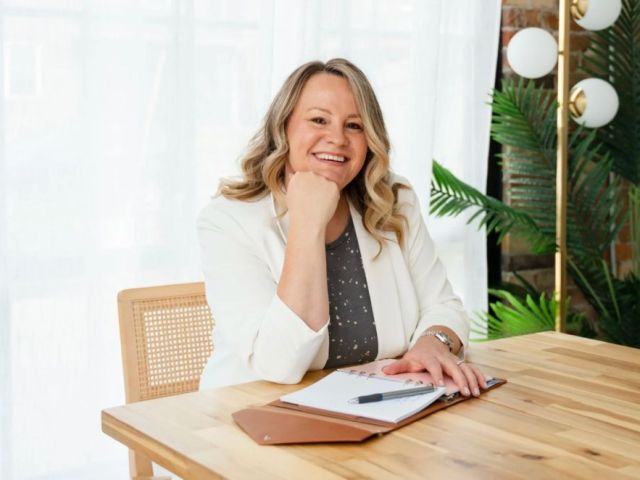 how-a-cmo-consultant-helps-businesses-grow-smarter