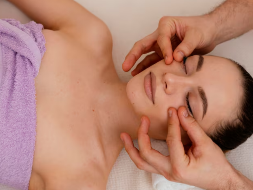 lymphatic-drainage-massage-face-for-brighter-firmer-skin