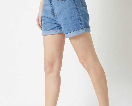 miss-chase-women-blue-solid-regular-fit-denim-shorts
