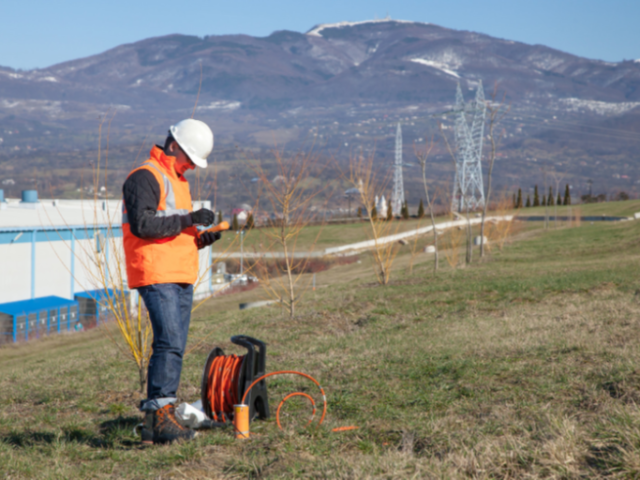digital-inclinometer-for-precision-angle-measurement