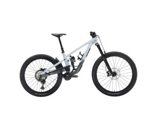 2026-trek-slash-8-gen-6-wiekbike-small-1