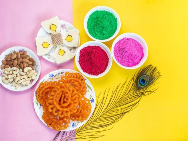 buy-holi-color-gifts-online-with-same-day-delivery