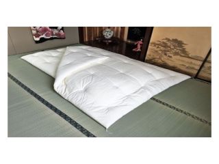 japanese-comfort-quilt-all-season-bedding-small-0