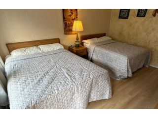 standard-king-smoking-room-in-williamston-nc-small-2