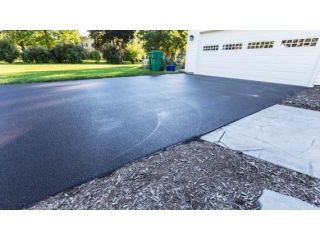 reliable-driveway-sealing-and-paving-for-homes-across-ct-small-1