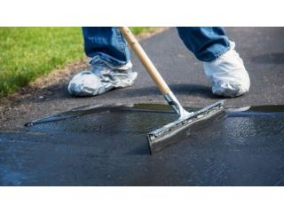 reliable-driveway-sealing-and-paving-for-homes-across-ct-small-2