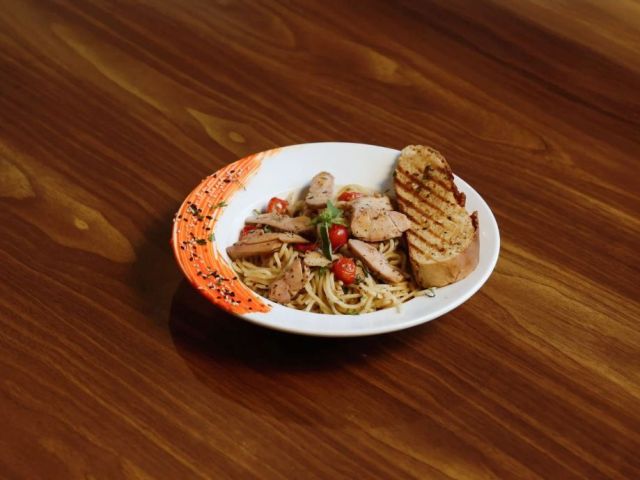 gourmet-spaghetti-trio-aglio-olio-arrabbiata-pesto