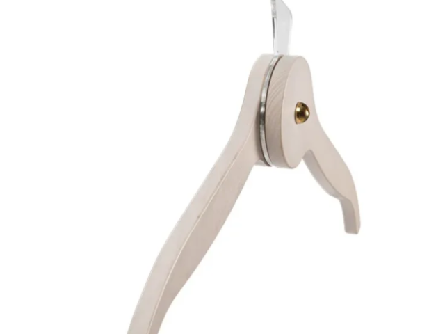 luxury-handcrafted-fsc-wood-hangers-wall-accessories