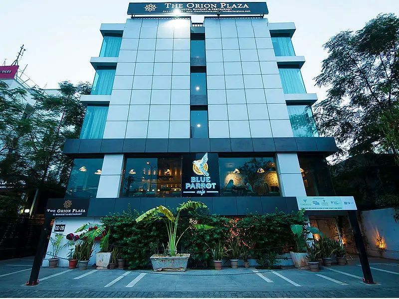 stay-in-style-at-the-orion-plaza-big-0
