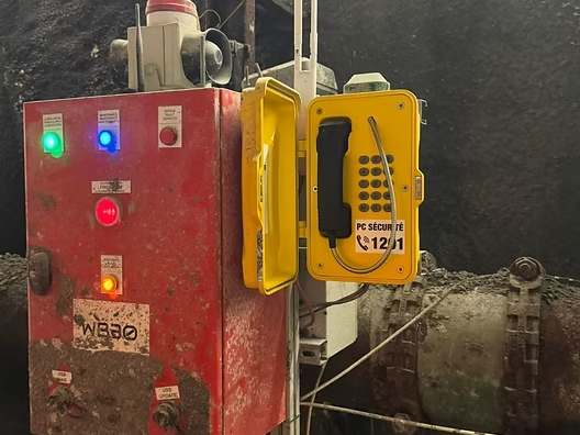 rugged-telephones-for-industrial-use-at-lightcom