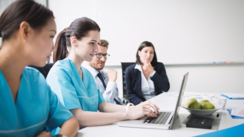 find-the-best-certified-nursing-assistant-classes-near-me-big-0