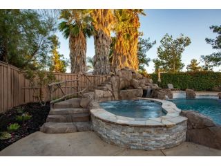 hurricane-ut-swimming-pool-contractor-taylor-made-pools-small-0