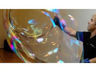 interactive-bubble-show-entertainment-in-los-angeles-small-0