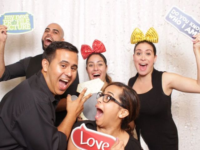atlanta-wedding-photo-booth-for-unforgettable-memories