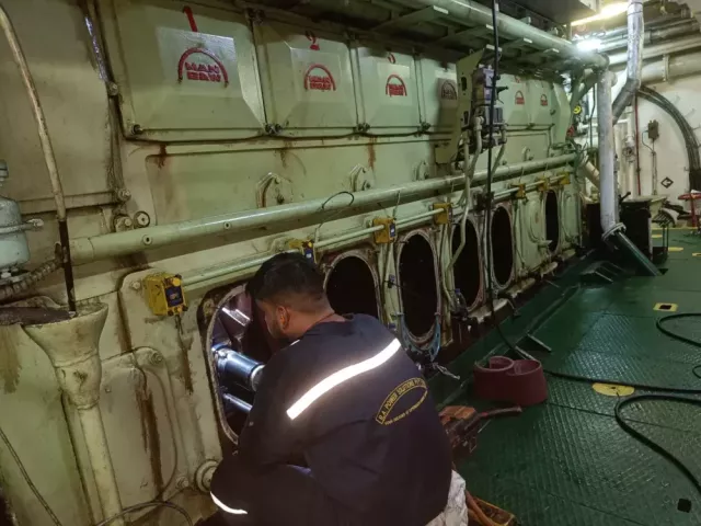 on-site-engine-repair-worldwide-man-engine-crankshaft-repair