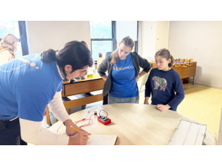 virtual-school-that-feels-personal-not-distant-small-0