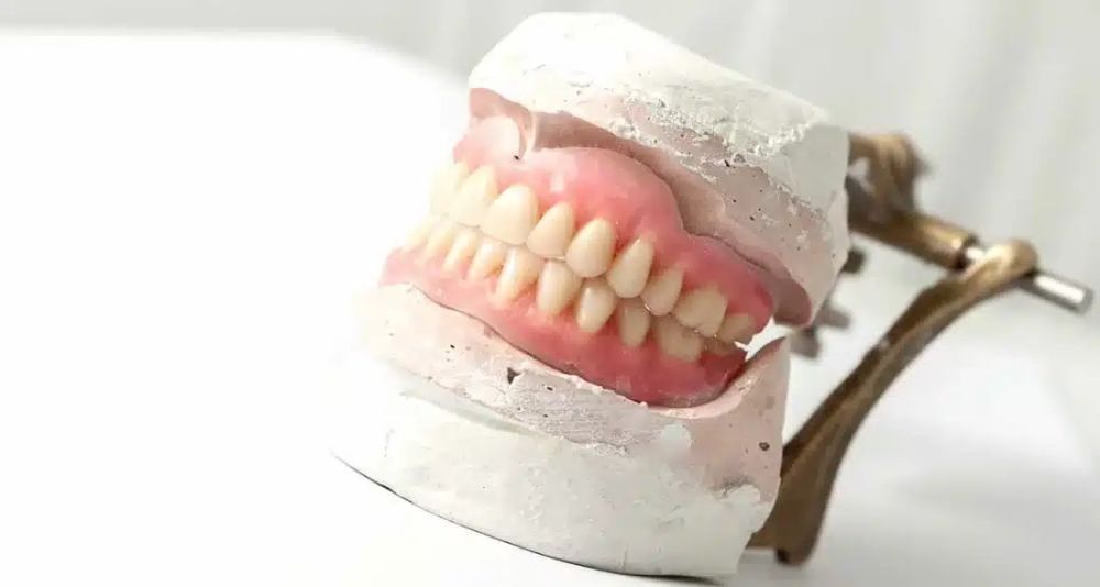 comfortable-durable-houston-dentures-big-0