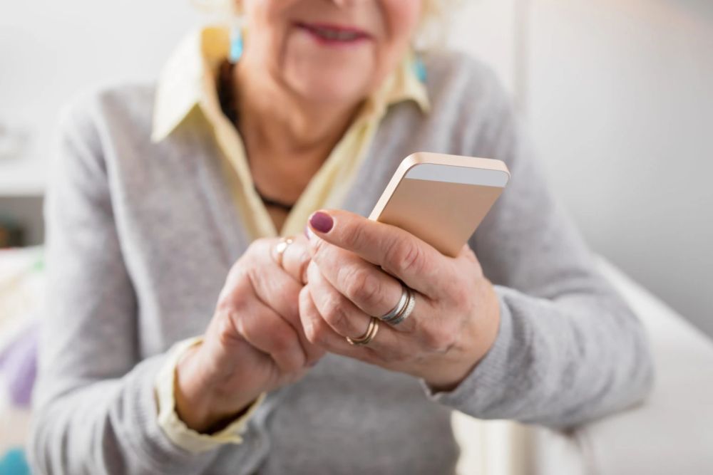smart-hearing-aids-for-clearer-hearing-and-easy-connectivity-big-0