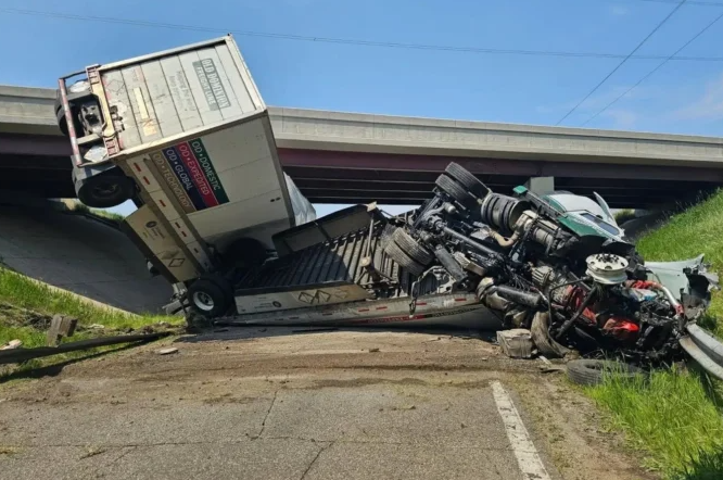 top-truck-accident-attorney-in-memphis-call-today-big-0