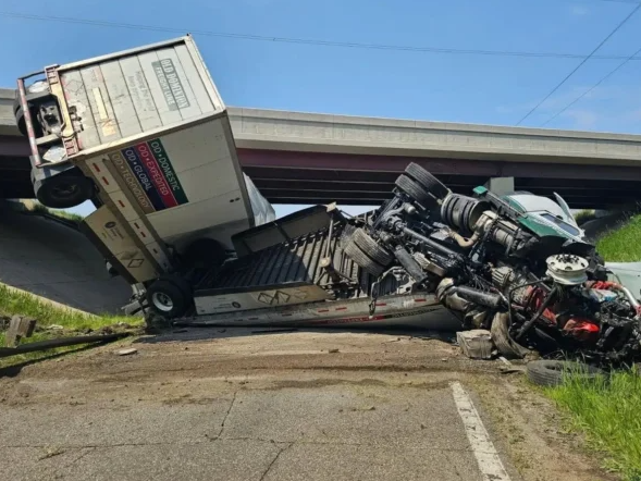 top-truck-accident-attorney-in-memphis-call-today