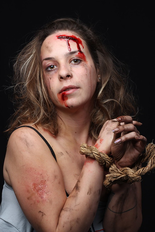 what-do-sfx-makeup-artists-use-for-fake-blood-big-0