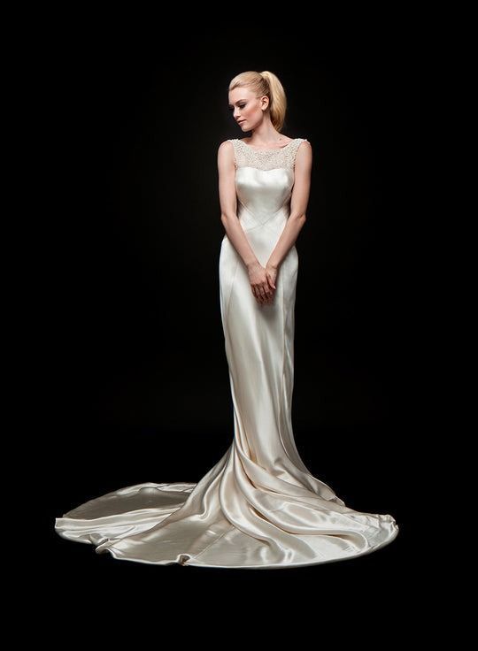 shop-romantic-mae-vintage-wedding-gown-for-this-spring-big-0