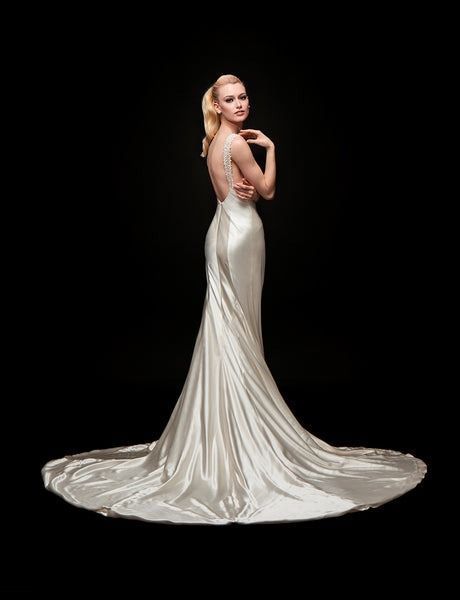 shop-romantic-mae-vintage-wedding-gown-for-this-spring-big-2