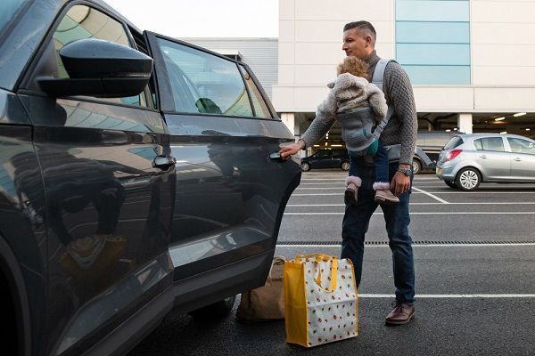 fast-convenient-airport-pickup-services-big-0