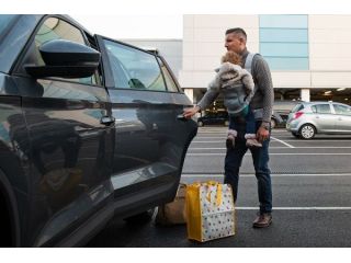 fast-convenient-airport-pickup-services-small-0