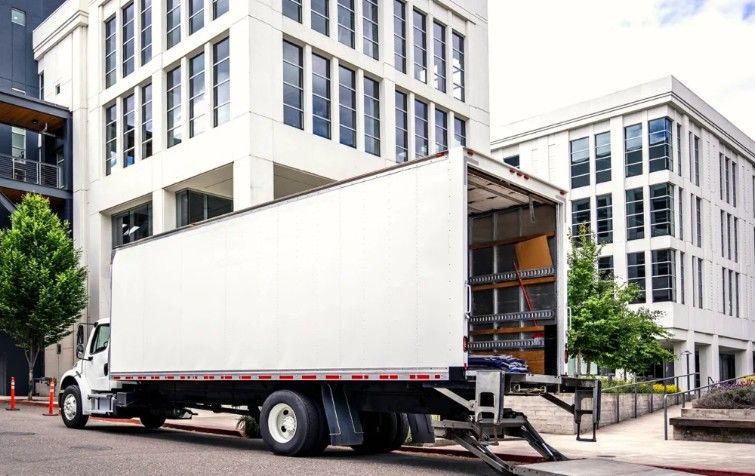 urgent-freight-delivery-and-time-critical-shipping-logistics-big-0