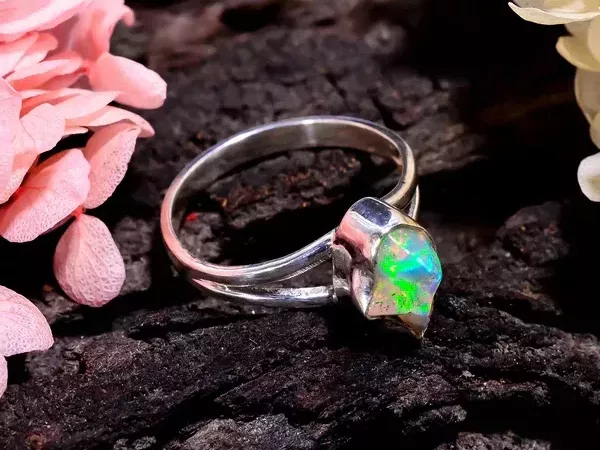 unique-white-ethiopian-opal-ring