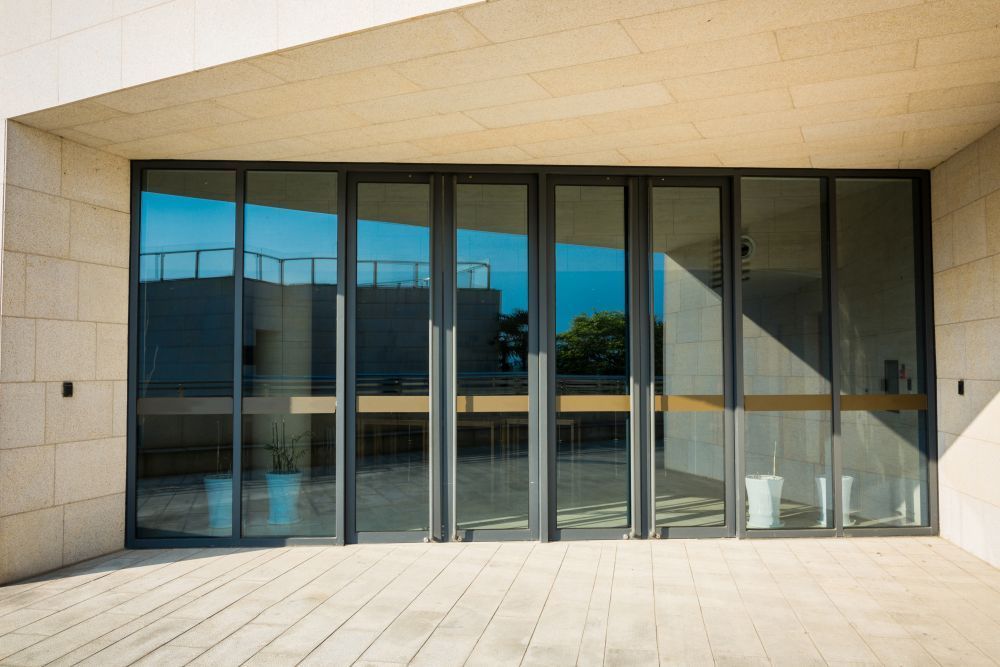 reliable-commercial-storefront-doors-for-security-and-style-big-0