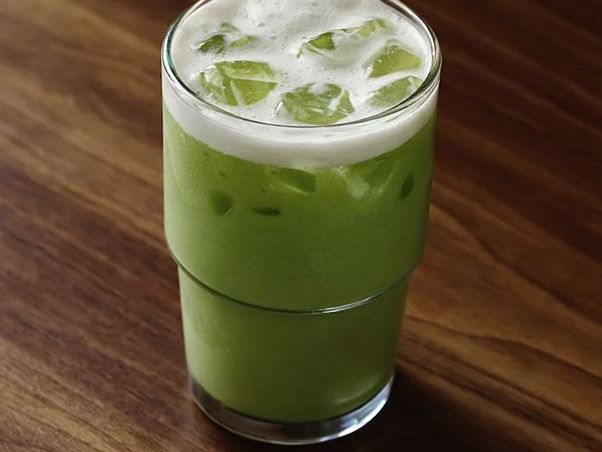 matcha-latte-hoticed-avaya-cafe-special